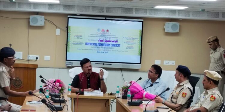 غالب انسٹی ٹیوٹ کے زیر اہتمام بہ اشتراک خصوصی تربیتی مرکز، دہلی پولیس اکیڈمی اردو فارسی کلاسز کا چوتھا بیچ مکمل