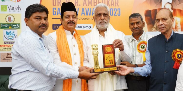 فیس گروپ نے 14 ریاستوں کے 37 خصوصی لوگوں کو ’ڈاکٹر بی آر امبیڈکر گورو ایوارڈ:2023 سے نوازا