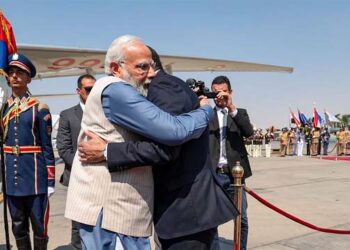 قاہرہ پہنچے  پر وزیر اعظم مودی  کا والہانہ استقبال