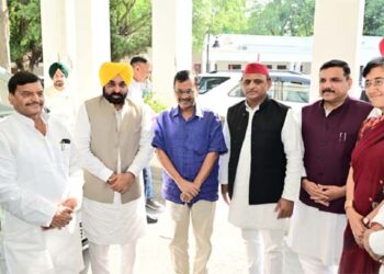 مرکز کے آرڈیننس کے خلاف دہلی والوں کو ملی سماجوادی کی حمایت