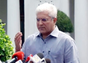 سی این جی یا صاف ایندھن پر چلنے والی ٹیکسیوں کے پرمٹ کی میعاد 15سال بڑھی