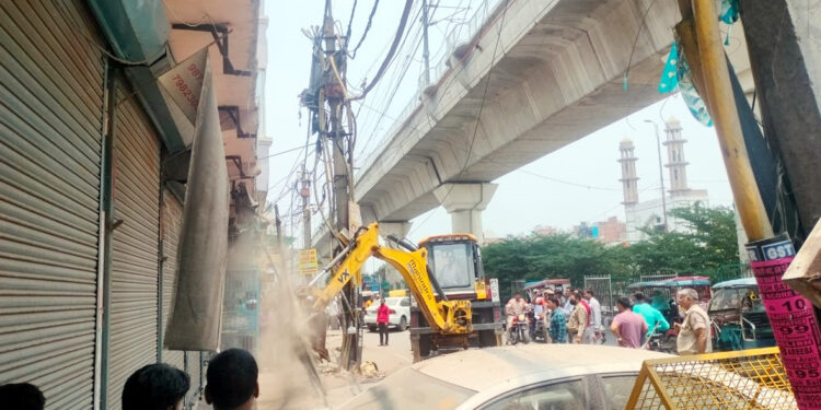 جعفرآباد کے روڈ نمبر 66پر ایم سی ڈ ی کی کارروائی،پولیس کی موجودگی میںتجاوزات ہٹائے گئے