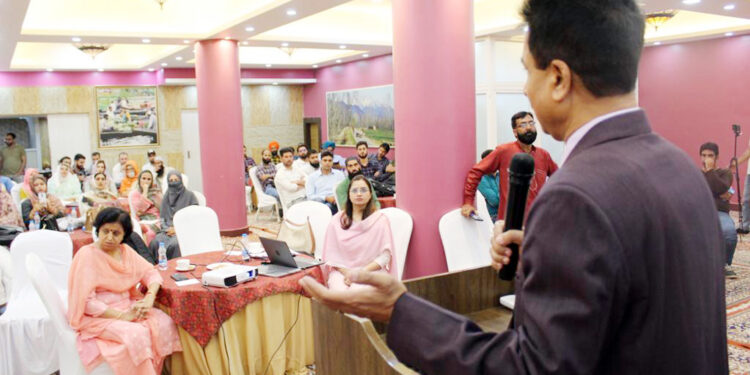 قومی اردو کونسل نئی نسل کو تکنیکی مہارتوں سے بھی لیس کر رہی ہے: پروفیسر شیخ عقیل احمد