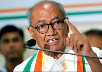 بجرنگ دل یہ سمجھنے لگا ہے کہ پولیس ان کی نوکر ہے : دگ وجے سنگھ