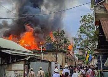 منی پور میں پھر بھڑکی تشدد کی آگ، بی جے پی کے دفتر میں توڑ پھوڑ اور پتھراؤ