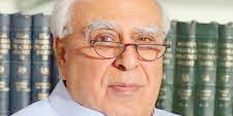 یوپی پولس کی حراست میں 41لوگوںکی موت ،کپل سبل نے پوچھا سوال