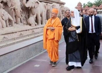 رابطہ عالم اسلامی کے سربراہ ڈاکٹر العیسیٰ نے کیا اکشردھام مندر کا دورہ