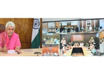 لیفٹیننٹ گورنر نے پورے جموں کشمیر میں یوم آزادی کی تقریبات کی تیاریوں کا جائزہ لیا