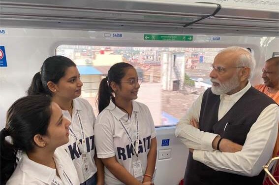 ’نمو بھارت‘ٹرین جدید ہندوستان کی پہچا ن ہے: مودی