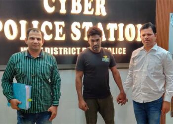 دہلی پولیس نے ’ایس پی رام پانڈے‘ کوکیا گرفتار، جنسی استحصال کا نشانہ بننے والوں کو نشانہ بنایا