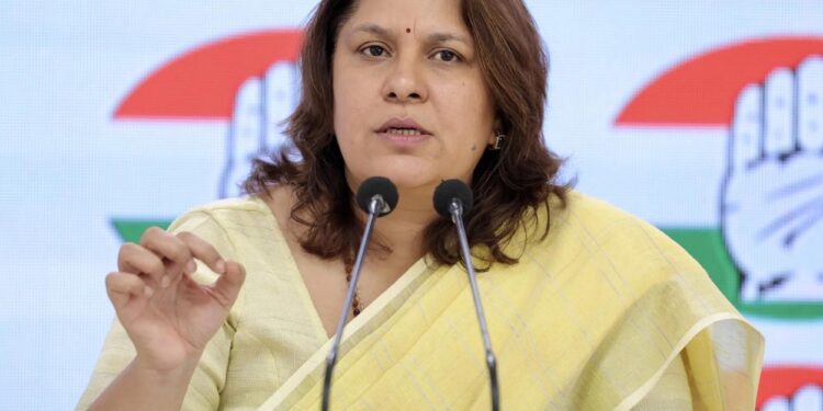 شیوراج حکومت نے شرح نمو میں مبینہ طورپربہت بڑا گھپلہ کیا: سپریہ شرینیت