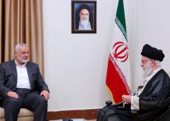 ایران حماس کی جانب سے جنگ نہیں کرے گا: علی خامنہ ای کا اسماعیل ھنیہ کو جواب