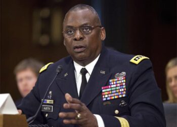 ہندوستان اور امریکہ مل کر انفنٹری کمبیٹ گاڑیاں تیار کریں گے- امریکی وزیر دفا ع