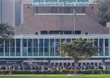 فیکلٹی سطح کے ڈاکٹروں کے ایمس چھوڑنے کا سلسلہ نہیں رک رہا ہے