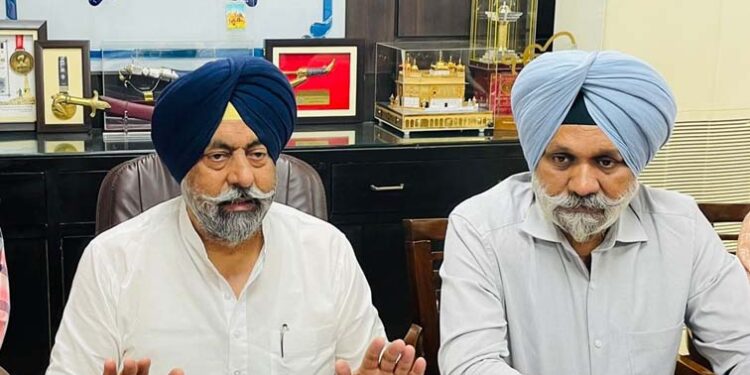 دہلی سکھ گوردوارہ مینجمنٹ کمیٹی نے تاریخی گوردوارہ کرتارپور صاحب میں ڈانس-کم-نان ویج پارٹی کے انعقاد پر پاکستانی ہائی کمیشن سے شدید احتجاج کیا