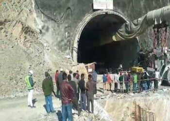 اتر کاشی زیر تعمیر ٹنل میں پھنسے 40مزدور