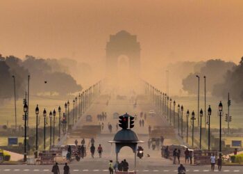 دھنواں دھنواں دہلی ،سانس لینا مشکل ،جل رہی ہیں آنکھیں