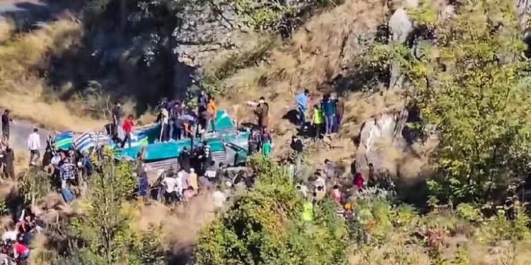 ڈوڈہ میں دلدوز سڑک حادثہ، کم سے کم 37مسافر جاں بحق،14زخمی، مزید چھ کی حالت نازک