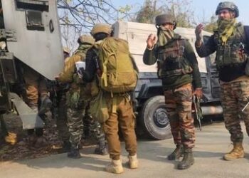 کولگام انکائونٹر:لشکر طیبہ سے وابستہ 5مقامی جنگجو جاں بحق، اسلحہ و گولہ بارود بر آمد
