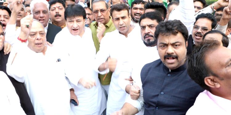 بی جے پی مذہبی اداروں کو بدعنوانی کے لین دین میں حصہ دار بناتی ہے : لولی