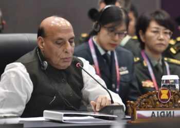 امن کا کوئی راستہ نہیں ہے ، امن ہی واحد راستہ ہے :راج ناتھ سنگھ