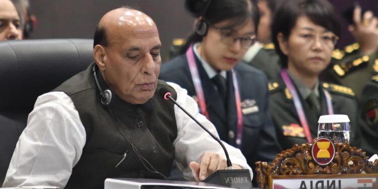 امن کا کوئی راستہ نہیں ہے ، امن ہی واحد راستہ ہے :راج ناتھ سنگھ