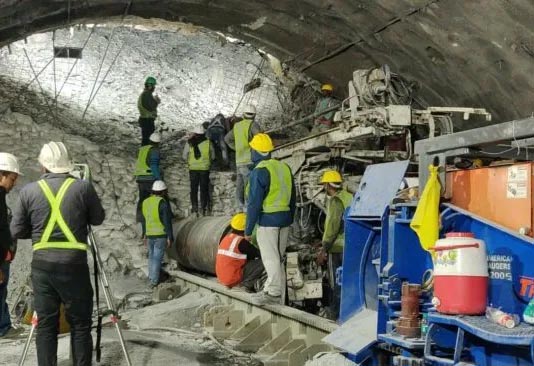 سرنگ میں پھنسے مزدوروں کو نکالنے کی کوششیں آخری مرحلے میں