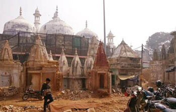 وشو ویدک سناتن سنگھ کا اعلان متھرا،کاشی کے علاوہ مزید چالیس مذہبی مقامات کو آزاد کرانا ہے