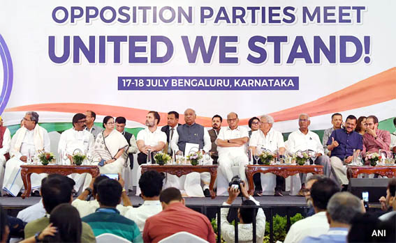 جمہوریت کی سب سے بڑی پنچایت میں دستورِ زباں بندی!