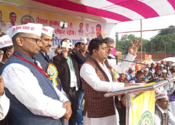 پرانی پنشن کی ریلی میں تقریباً ایک لاکھ لوگوں نے پٹنہ میں شرکت کی