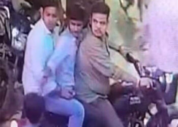 بی ایچ یو میں طالبہ کی عصمت دری کے تینوں ملزمان بی جے پی سے وابستہ!