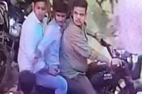 بی ایچ یو میں طالبہ کی عصمت دری کے تینوں ملزمان بی جے پی سے وابستہ!