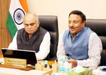 حکومت نے سی ای سی، الیکشن کمیشن کی تقرری کے عمل سے متعلق بل میں کچھ تبدیلیاں کیں، اپوزیشن کو اعتراض