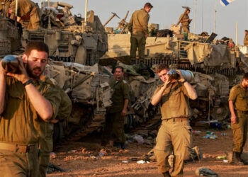 غزہ سے اسرائیلی فوج کا انخلا شروع، امریکہ نے سب سے بڑے بحری بیڑے کو واپس بلایا