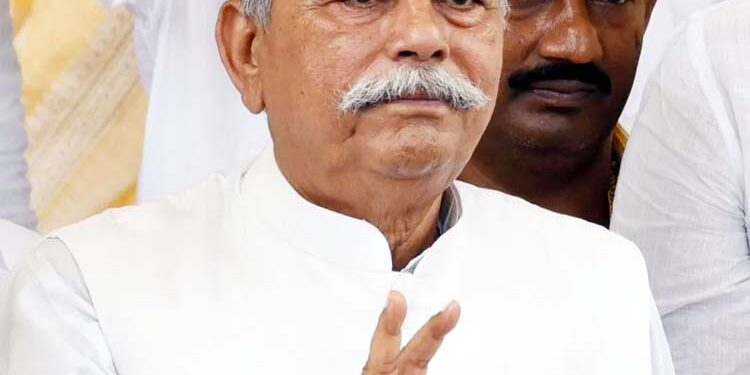 بی جے پی نے اودھ بہاری چودھری کے خلاف تحریک عدم اعتماد کا نوٹس دیا