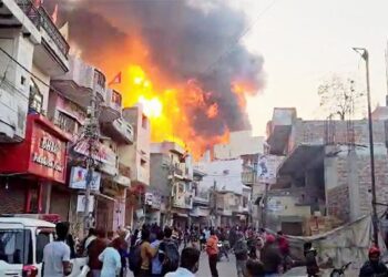 شمالی دہلی کے علی پور میں پینٹ فیکٹری میں آگ لگنے سے 11افراد کی موت، چار زخمی
