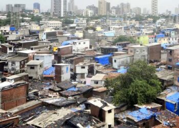 ممبئی: اڈانی کے ذریعے دھاراوی کے ڈیولپمنٹ سے 10 لاکھ لوگوں کے بے روزگار ہونے کا خدشہ