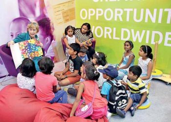 عالمی کتاب میلے کے پانچویں دن بھی بچے اور نوجوان پرانوں، روحانیت اور لوک ادب کی طرف لوٹتے نظر آئے