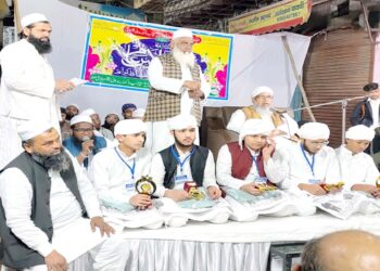 مدرسہ اسلامیہ عربیہ فیض العلوم میںسالانہ جلسہ دستار بندی