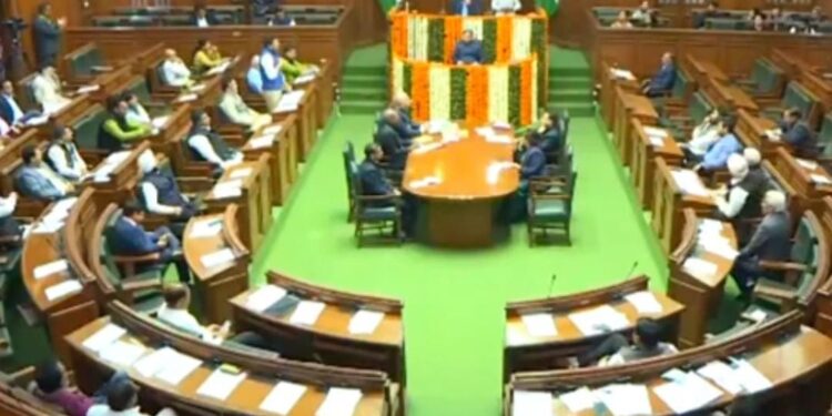 بی جے پی کے خلاف’آپ‘ایم ایل اے کا زبردست احتجاج