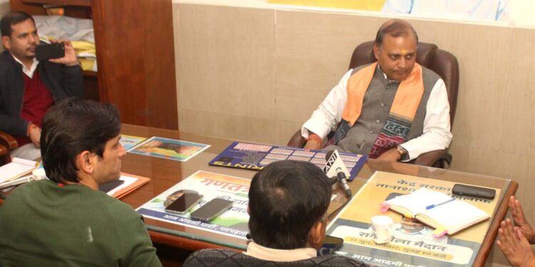 پٹپڑ گنج میں سیور جام اور اوور فلو کا مسئلہ ایک ہفتے میں ختم ہوگا:’آپ‘