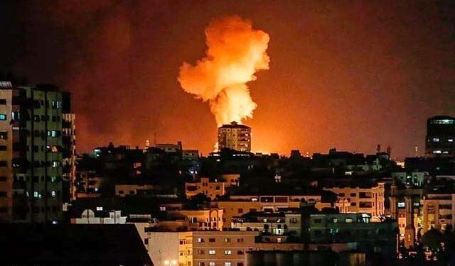 شام؛ ایئرپورٹ کے نزدیک اسرائیل کے فضائی حملوں میں 42 افراد جاں بحق