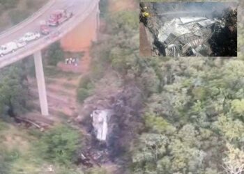 جنوبی افریقہ میں بس پل سے الٹ گئی؛ 45 افراد ہلاک