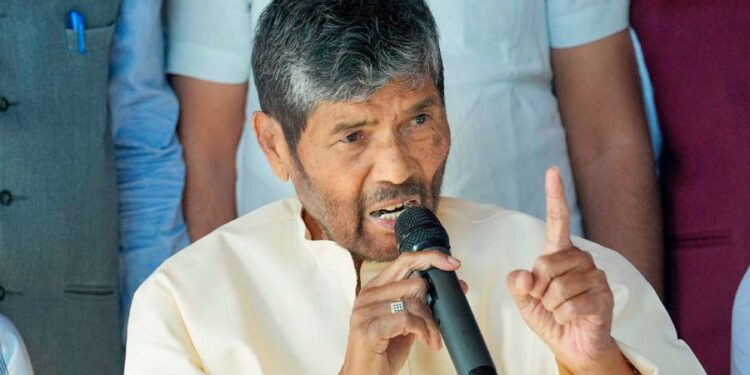 پشوپتی پارس نے بی جے پی مرکزی وزیر کے عہدے سے استعفیٰ دے دیا