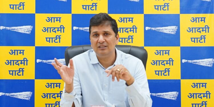 وزیر اعلی کی گرفتاری پر پوری دنیا کے لوگ ناراض ہیں:بھاردواج