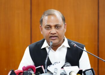 للت مودی نے ملک کے ساتھ غداری کی اور ہزاروں کروڑ کا گھوٹالہ کیا