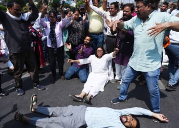 کجریوال کی گرفتاری کے خلاف ملک بھر میں ’آپ‘کا احتجاج