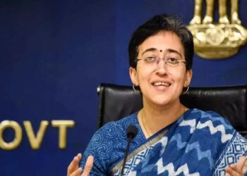 آتشی نے دی سرکاری عمارتوں پر سولر پلانٹس لگانے کی منظوری