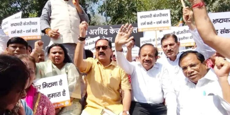 دہلی میں عاپ اور بی جے پی آمنے سامنے