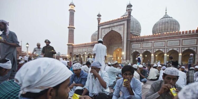 ہر سال رمضان آتا ہے لیکن آخری روزہ گذرتے ہی سب کچھ پھر بدل جاتا ہے!